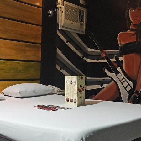 Harts Hotel-Quezon City Buitenkant foto