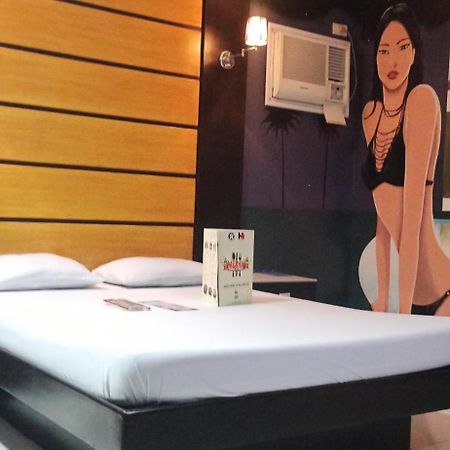 Harts Hotel-Quezon City Buitenkant foto