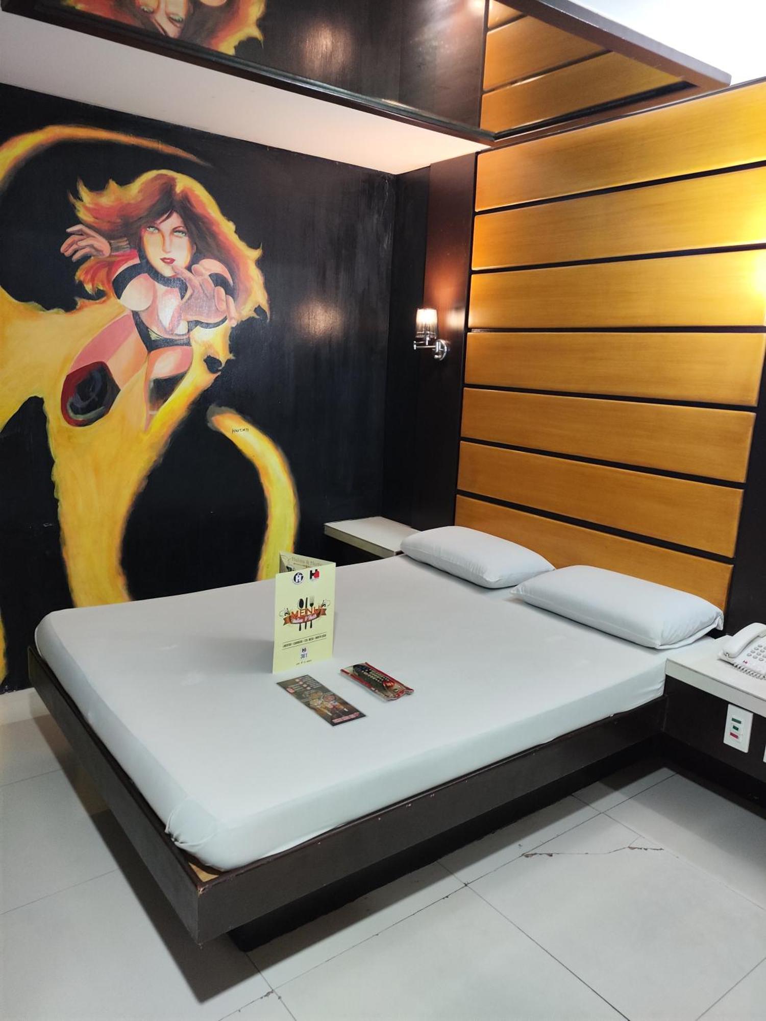 Harts Hotel-Quezon City Buitenkant foto
