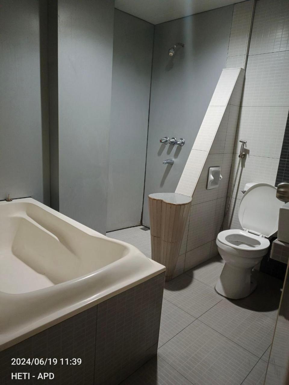 Harts Hotel-Quezon City Buitenkant foto