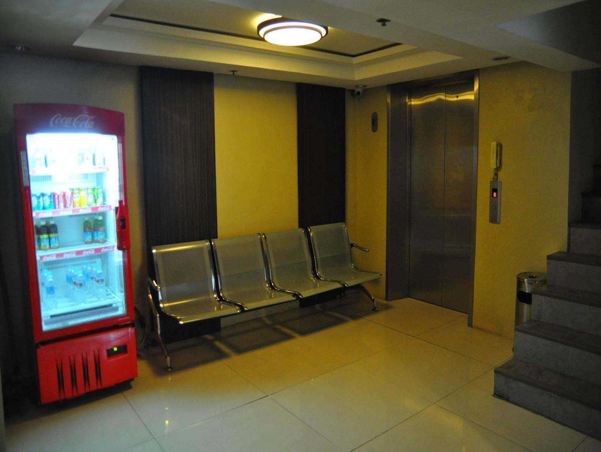 Harts Hotel-Quezon City Buitenkant foto
