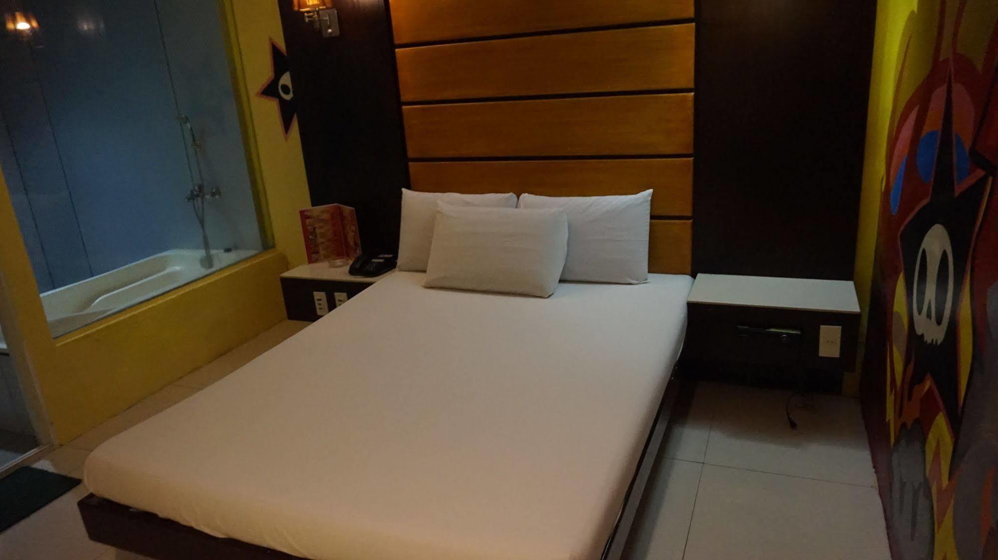 Harts Hotel-Quezon City Buitenkant foto