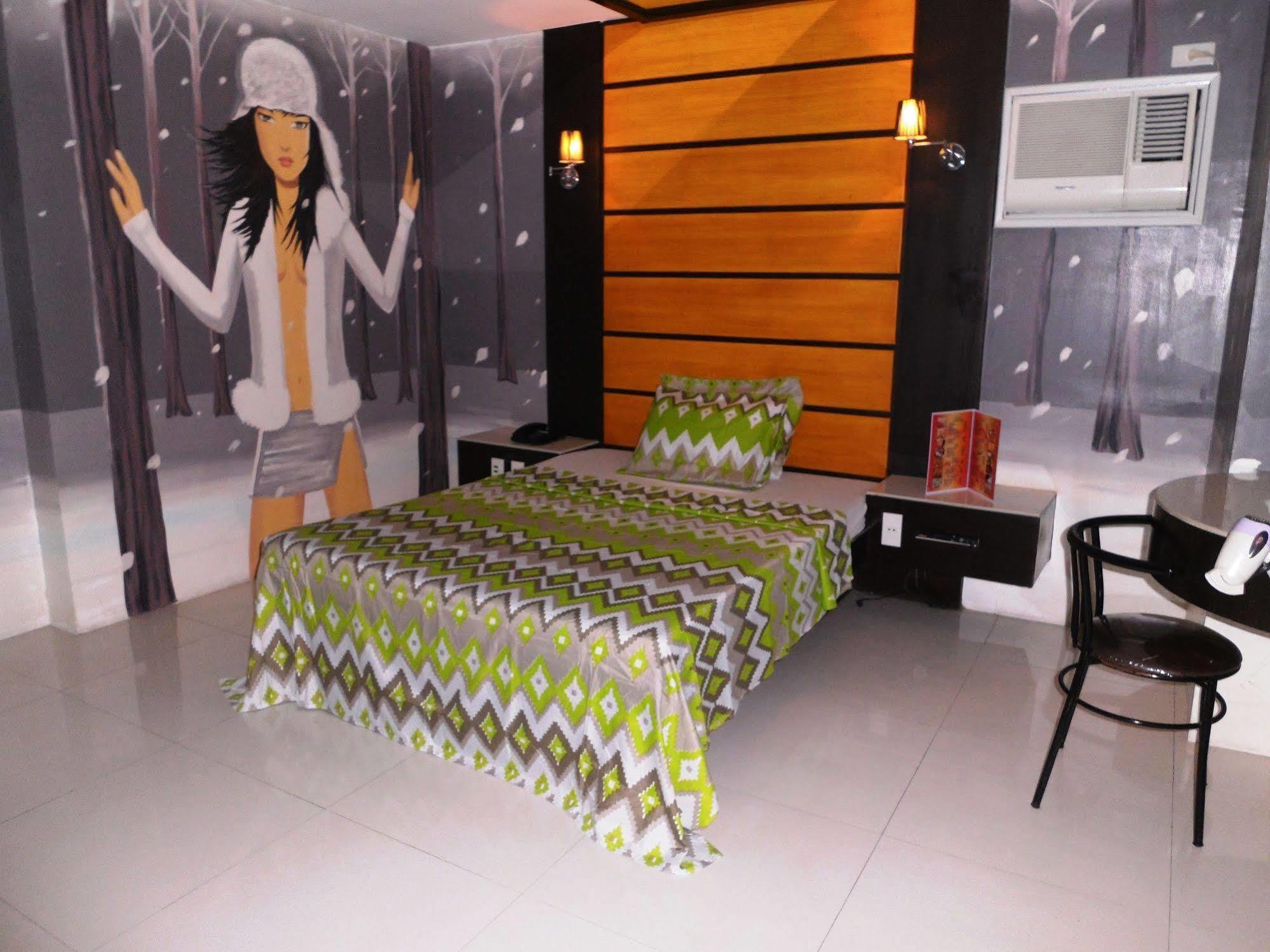 Harts Hotel-Quezon City Buitenkant foto